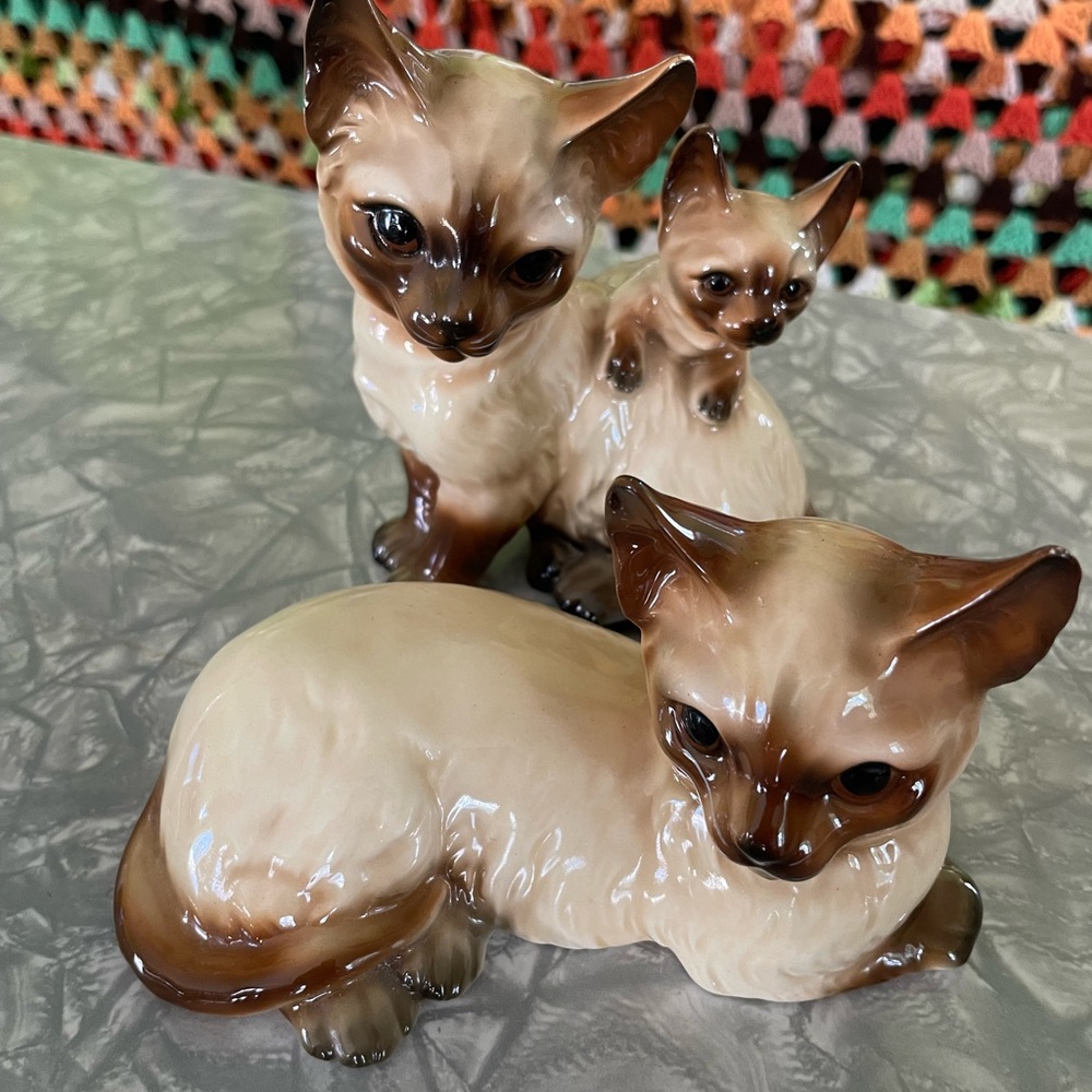 Vintage Siamese Cat family figurines. Set of two matching.
